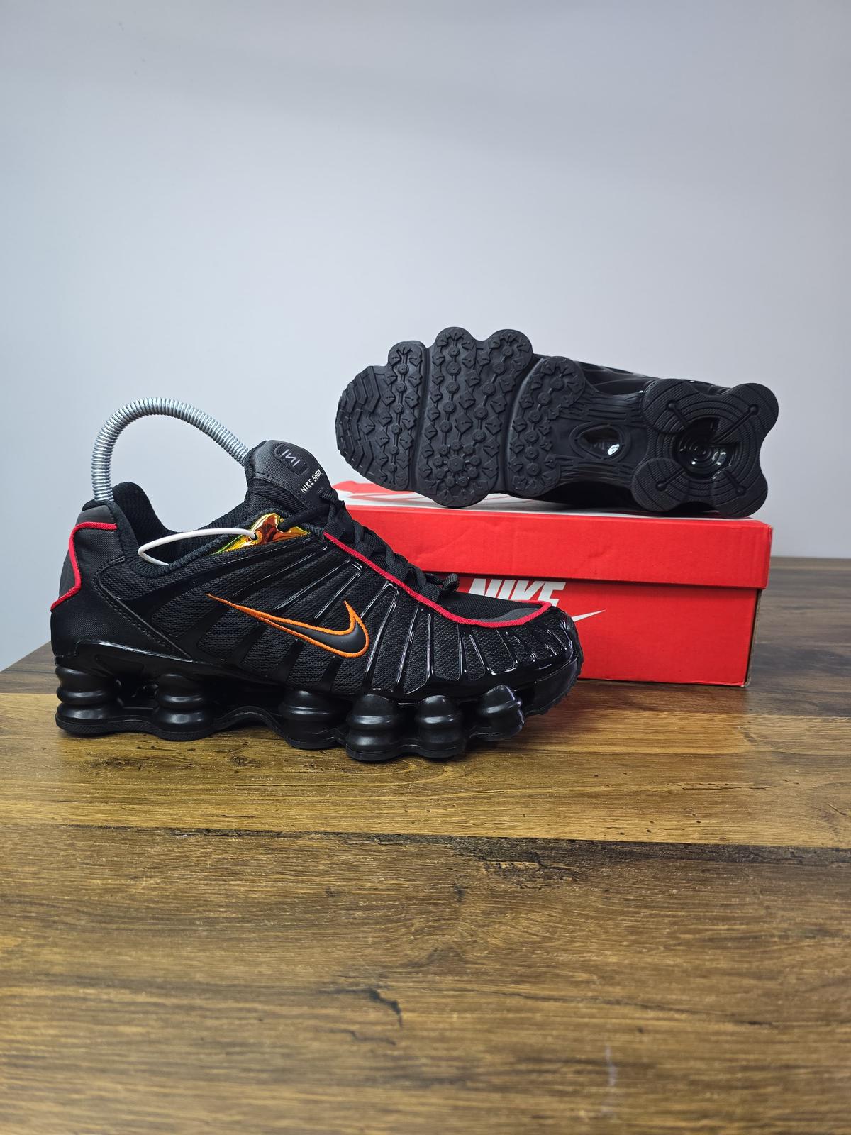 NIKE PATIKE Shox TL Magma Red Orange