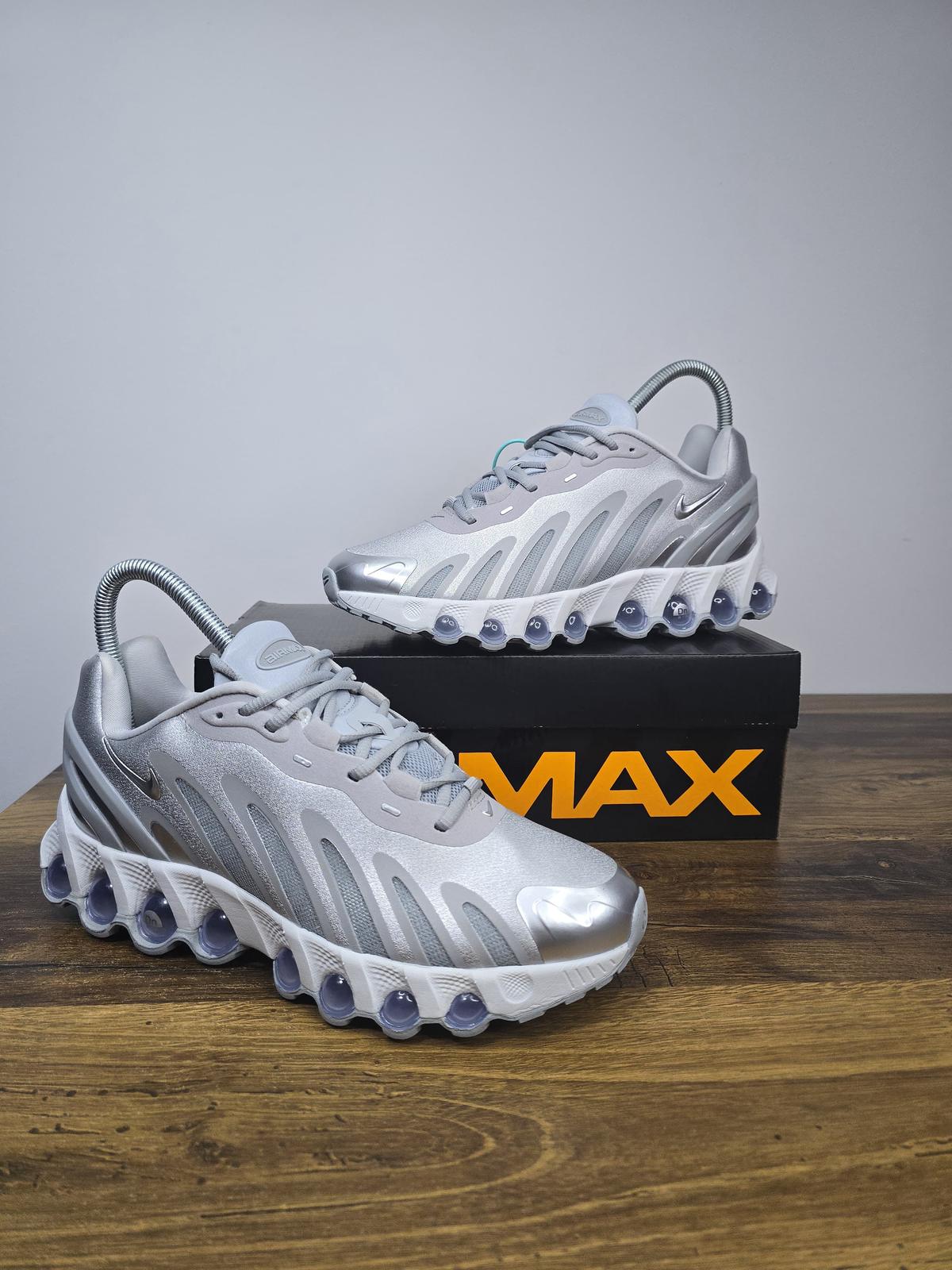 NIKE PATIKE Air Max DN8 Metallic Silver