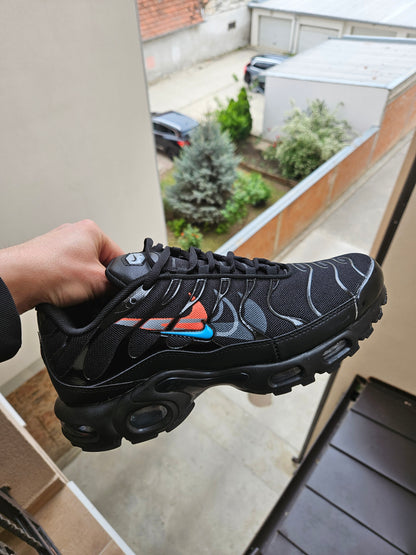 NIKE PATIKE TN Multi Swoosh