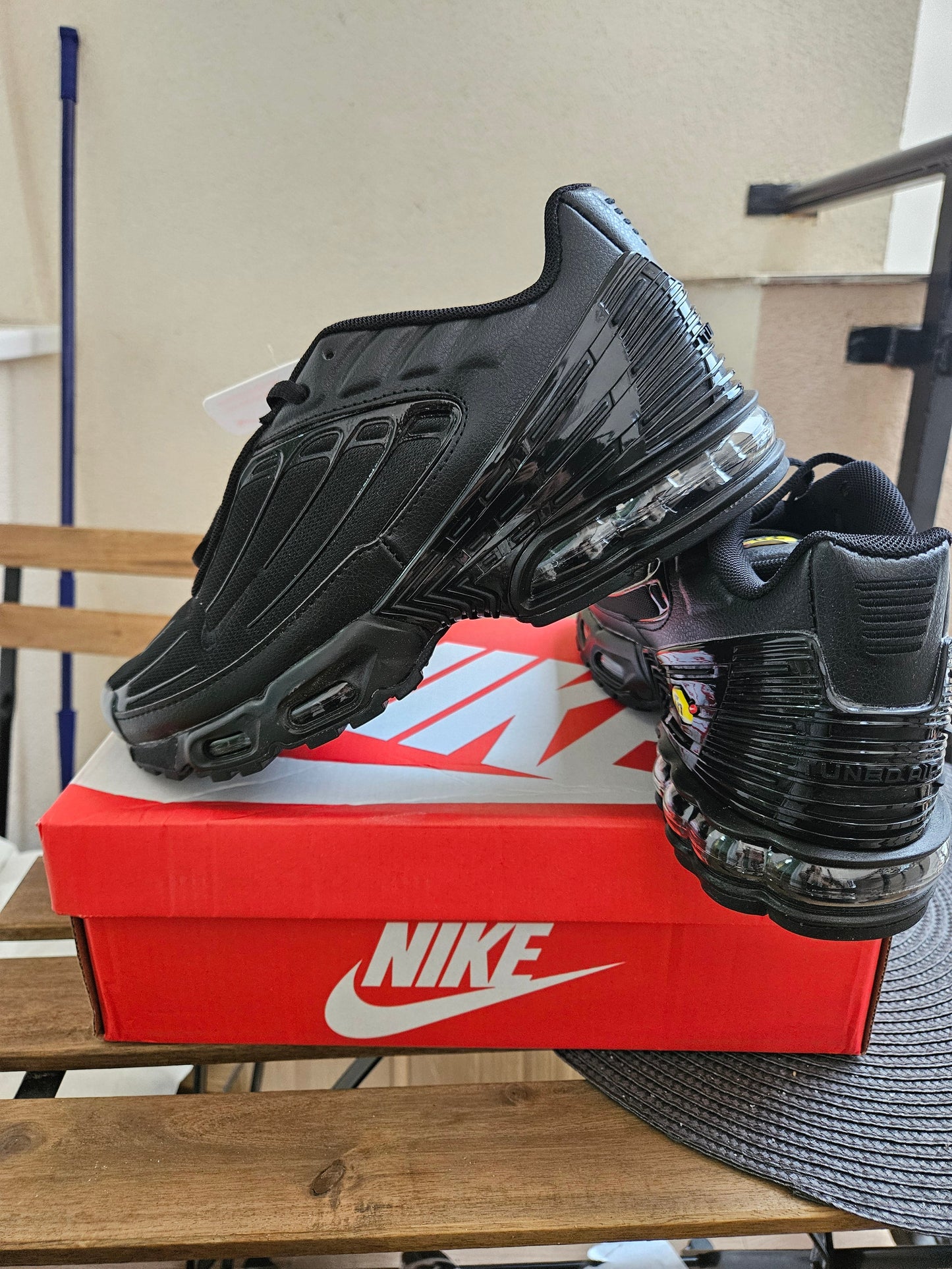 NIKE PATIKE TN3 Triple Black