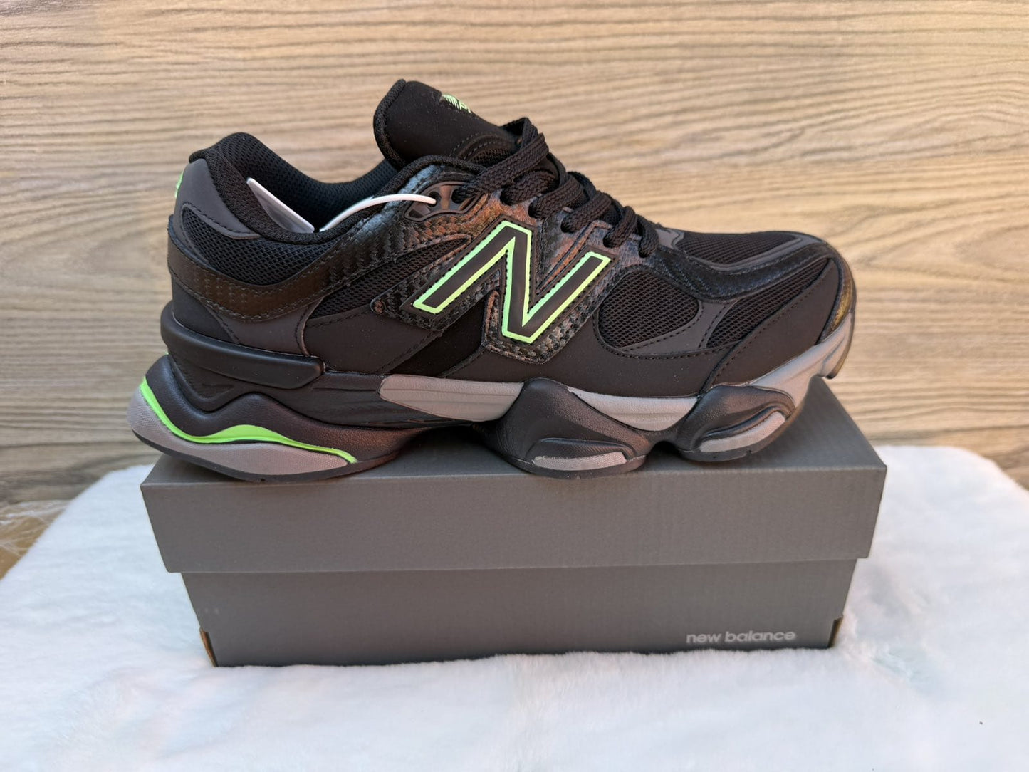 NEW BALANCE 9060