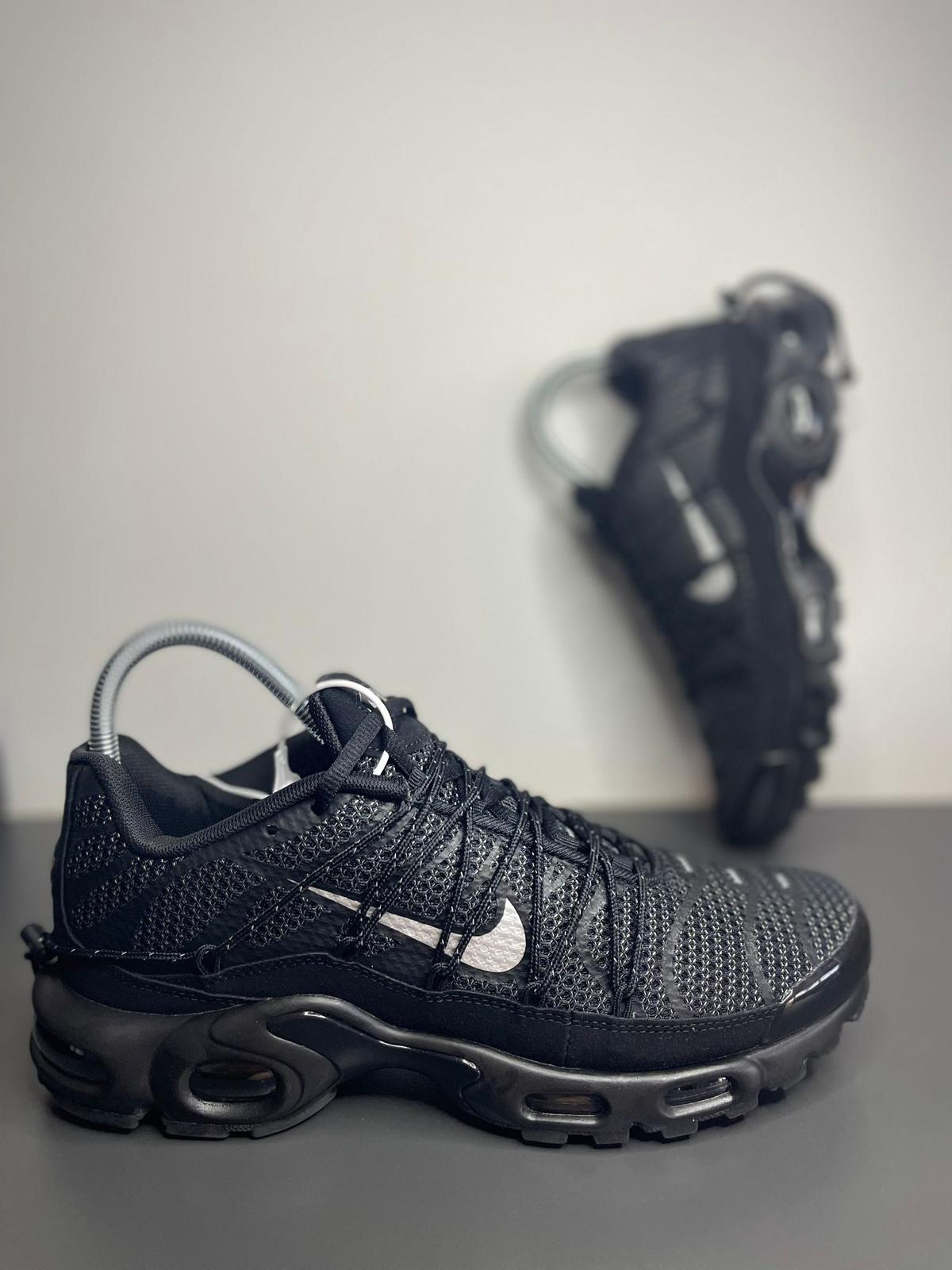NIKE PATIKE TN Utility Toogle