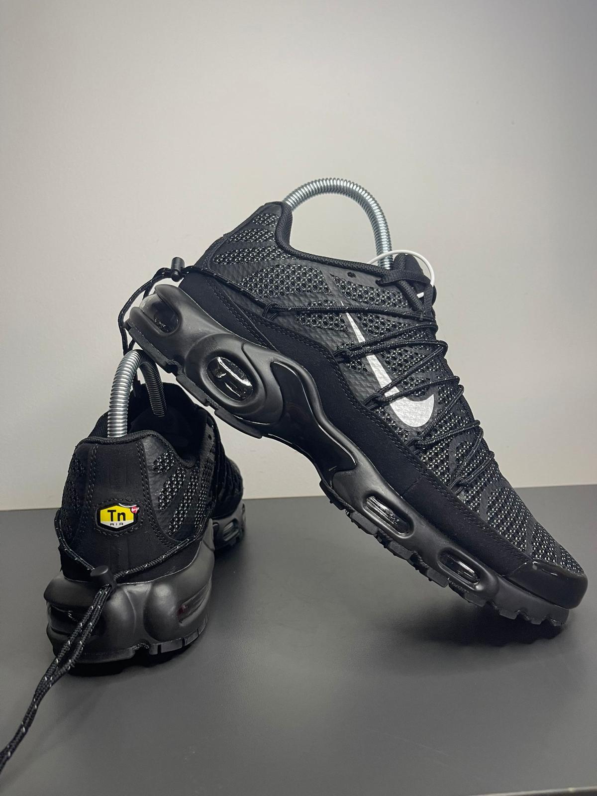 NIKE PATIKE TN Utility Toogle