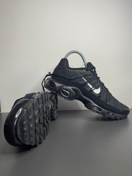 NIKE PATIKE TN Utility Toogle