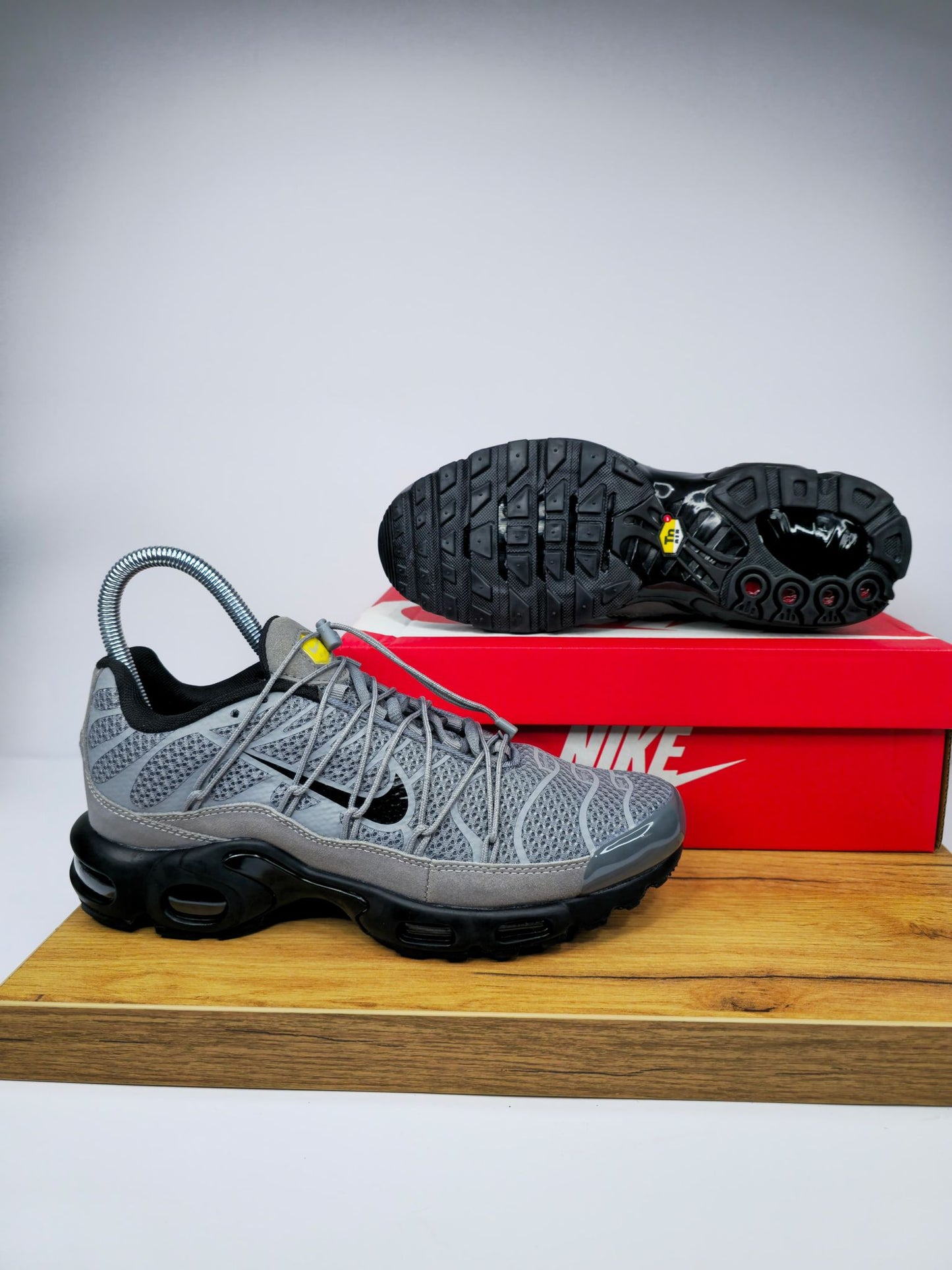 NIKE PATIKE TN Utility Wolf Grey