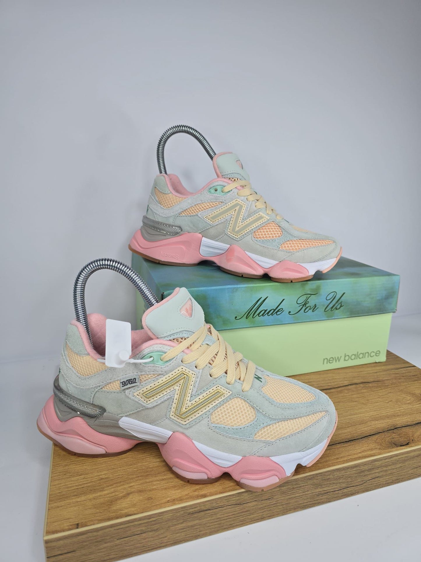 New Balance 9060