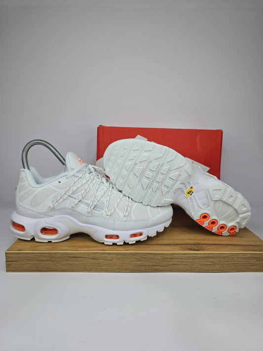 NIKE PATIKE TN Utility White Orange