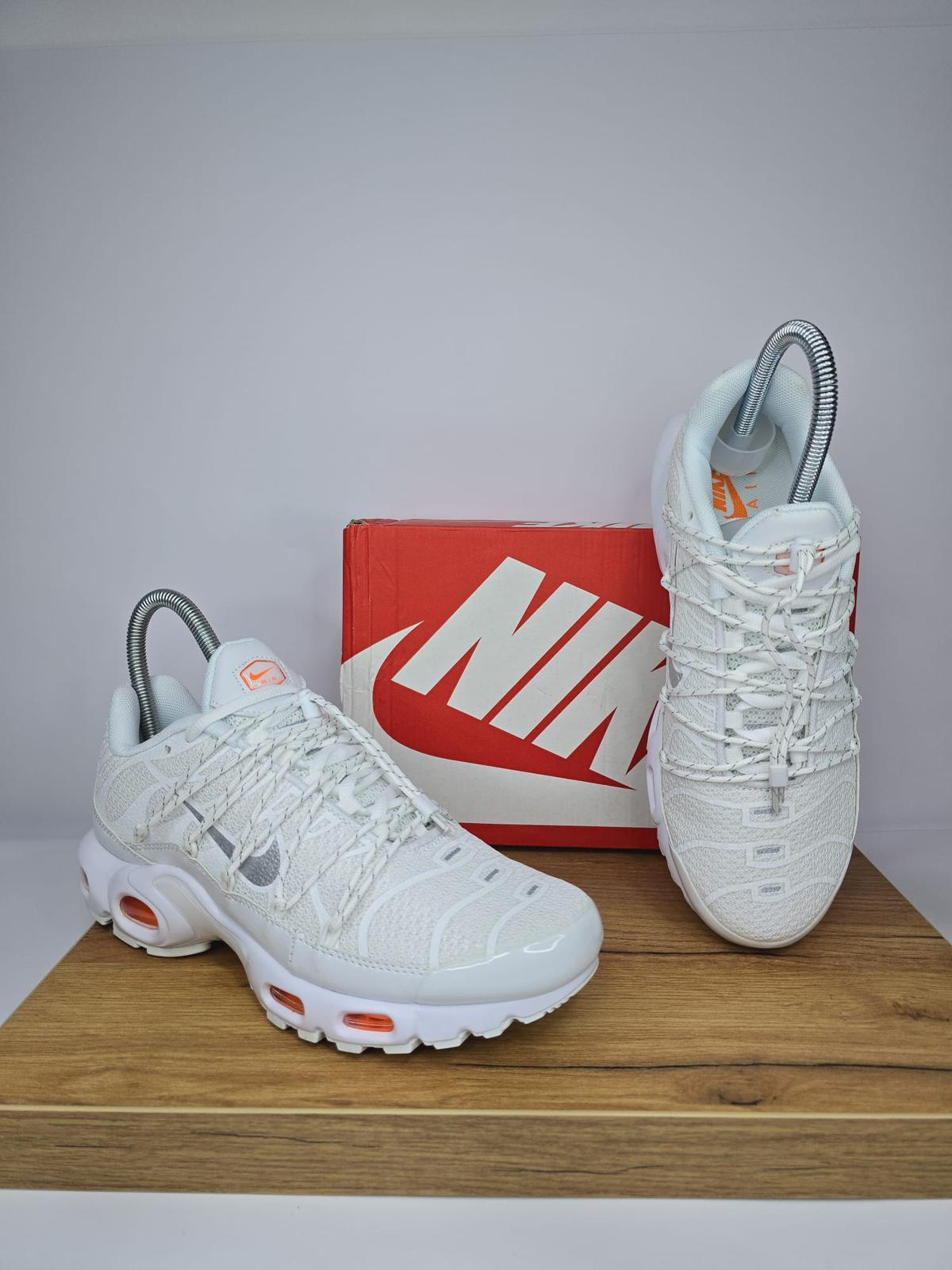 NIKE PATIKE TN Utility White Orange