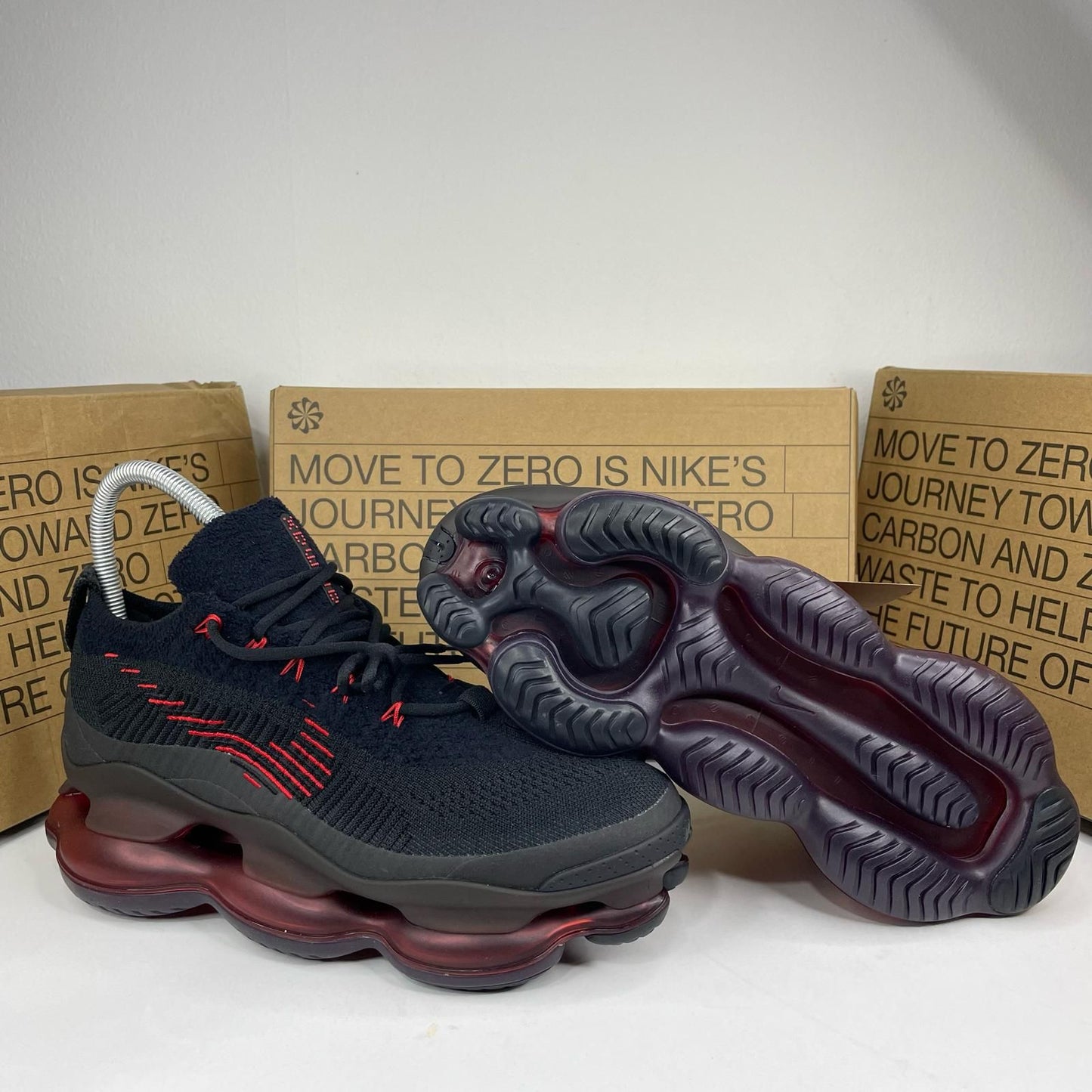 NIKE PATIKE SCORPION Black University Red