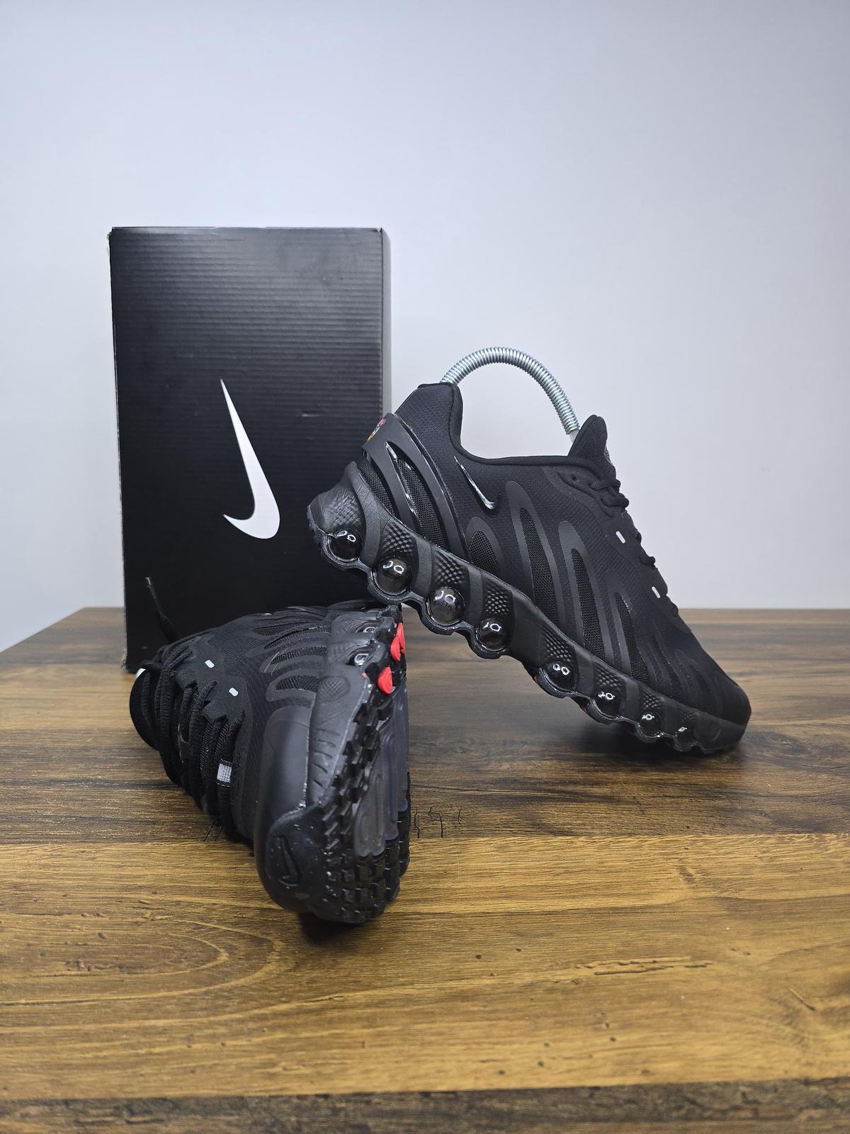 NIKE PATIKE Air Max DN8 Black