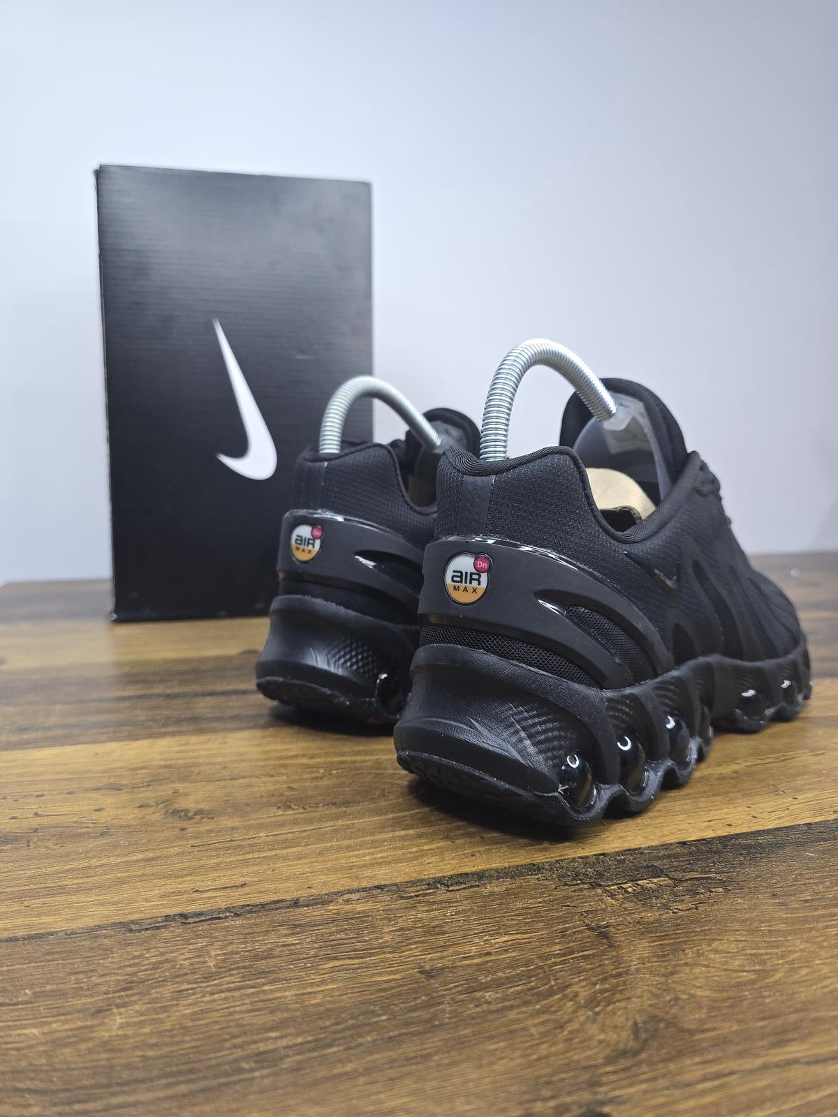 NIKE PATIKE Air Max DN8 Black
