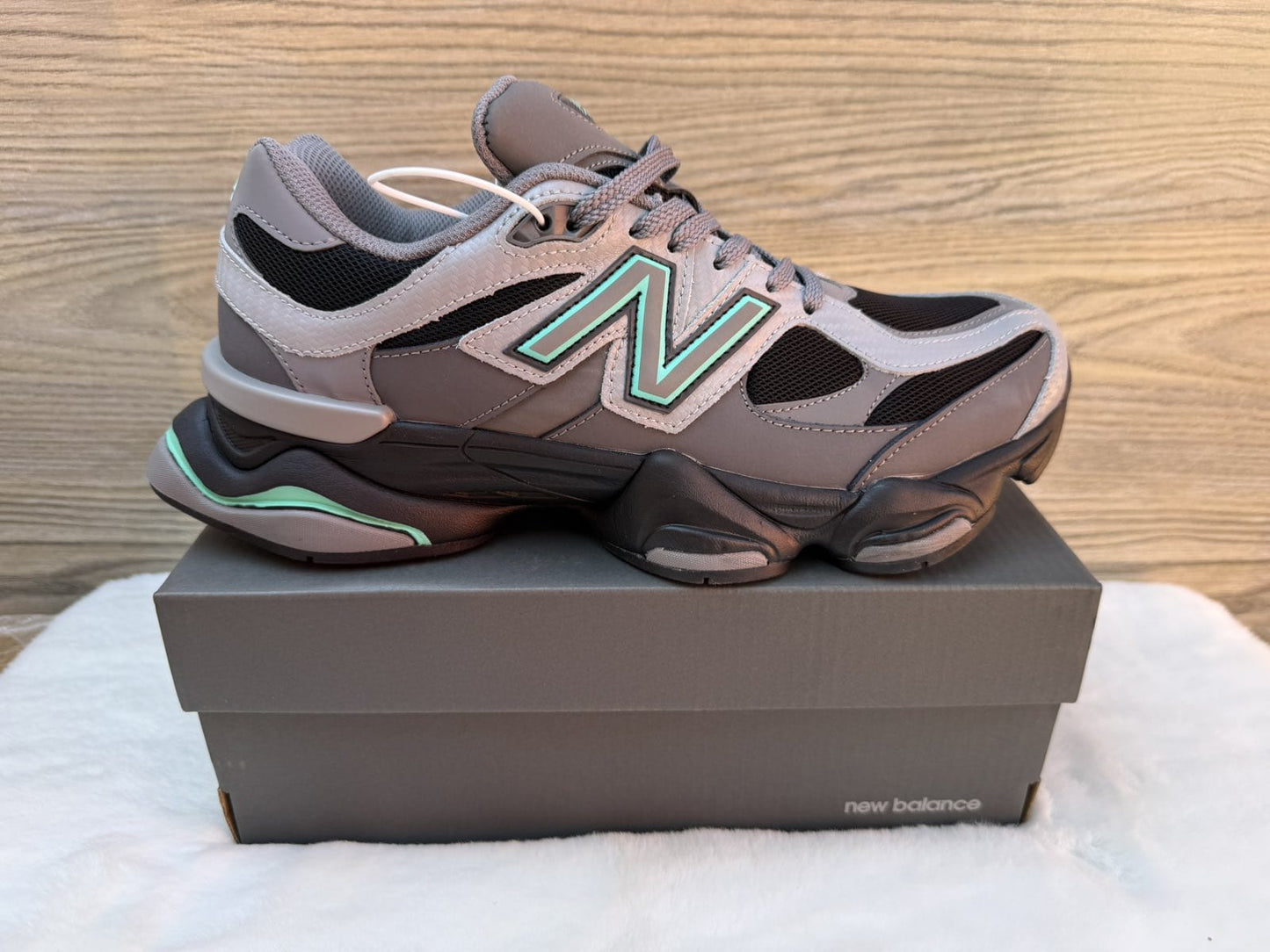 NEW BALANCE 9060