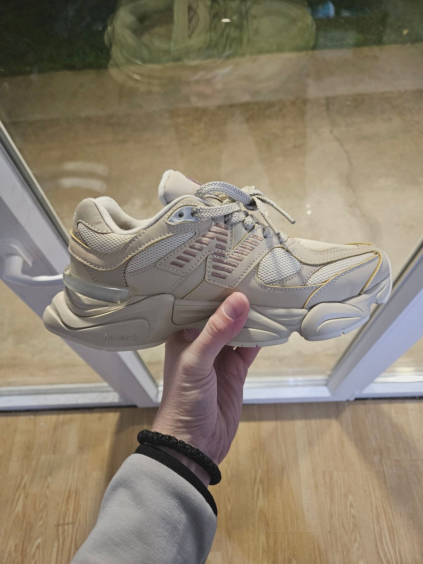 NEW BALANCE 9060