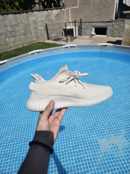 ADIDAS PATIKE Yeezy BONE