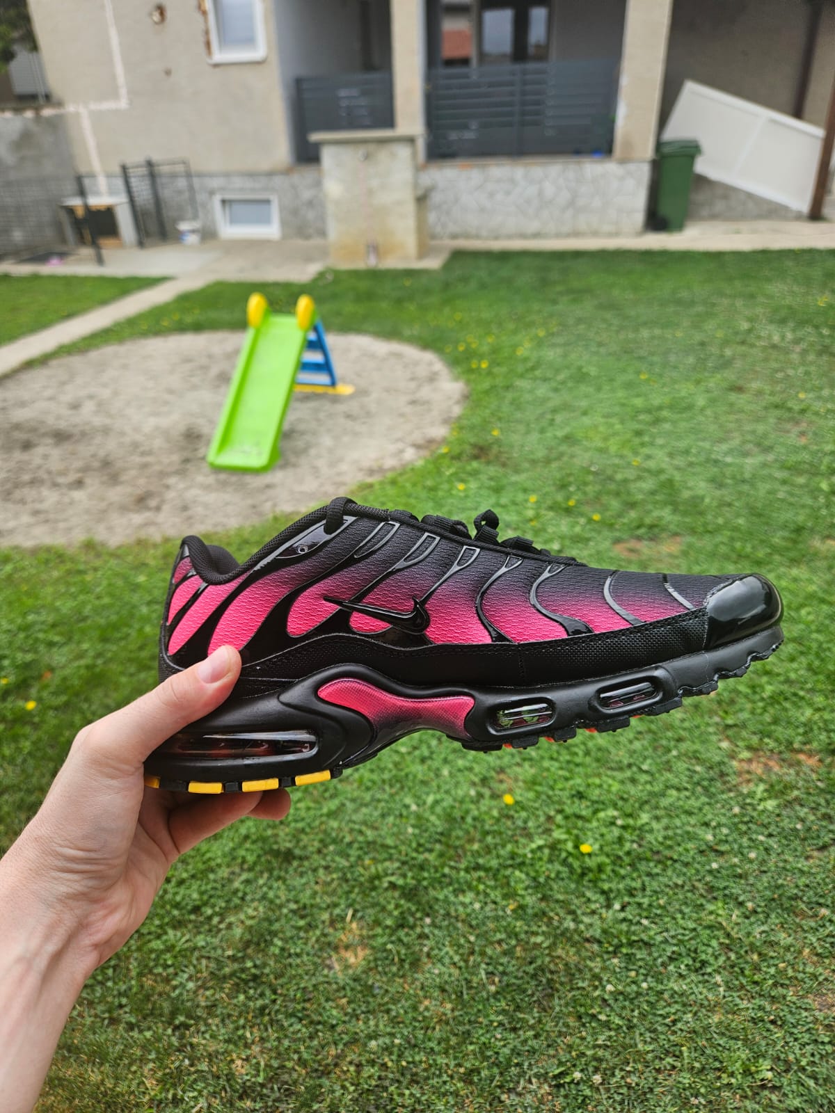 NIKE PATIKE TN Black Pink