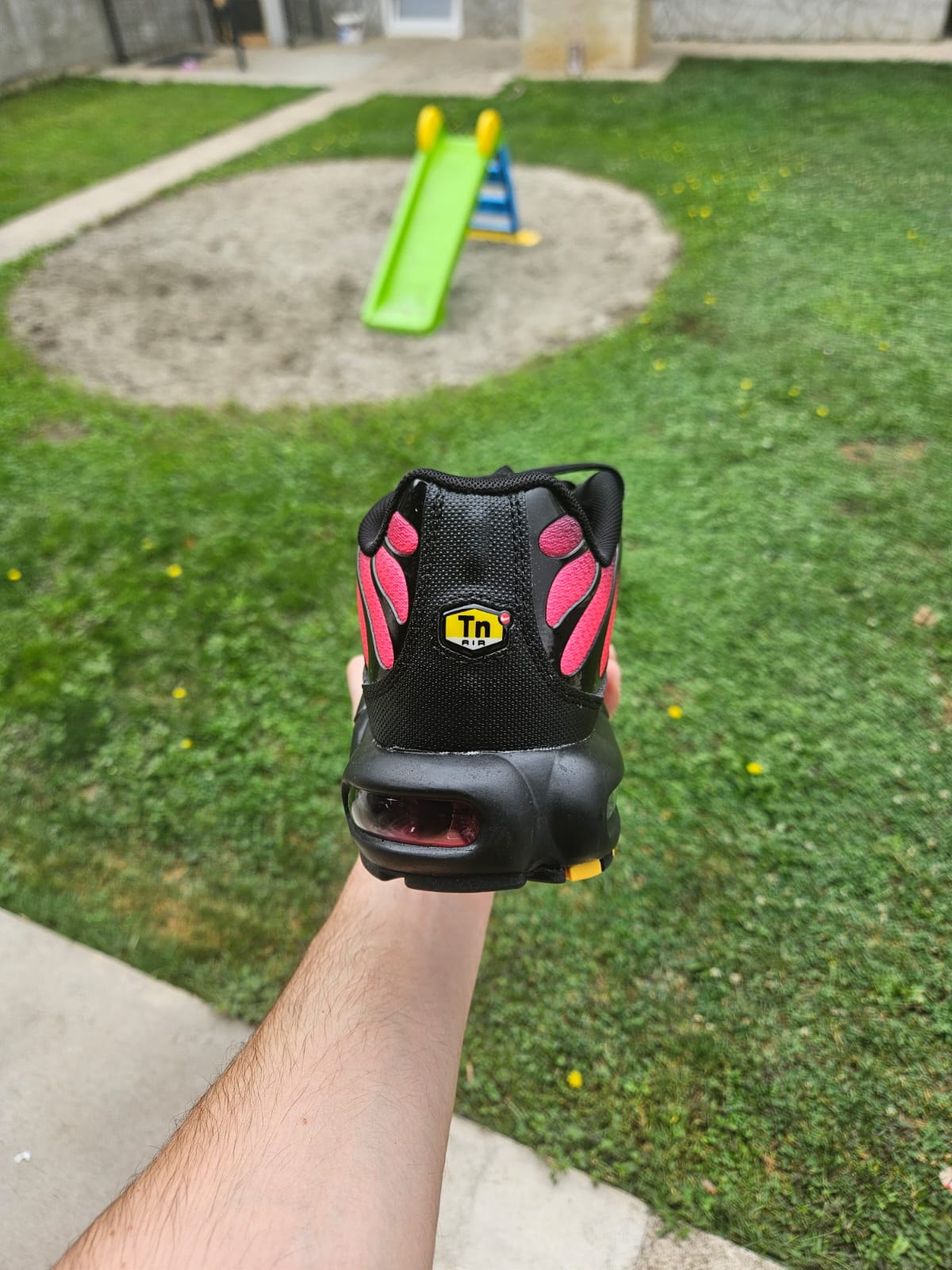 NIKE PATIKE TN Black Pink