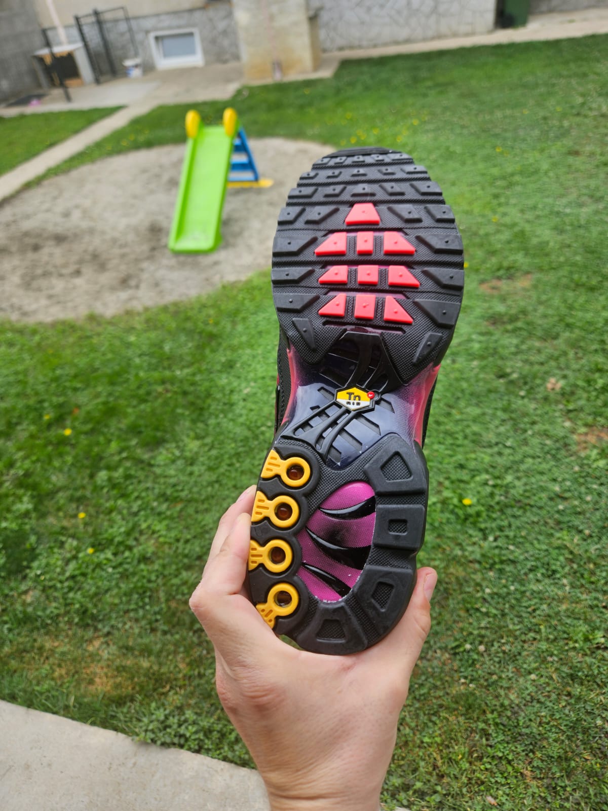 NIKE PATIKE TN Black Pink