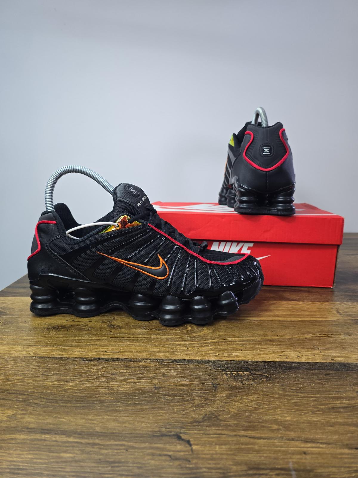 NIKE PATIKE Shox TL Magma Red Orange