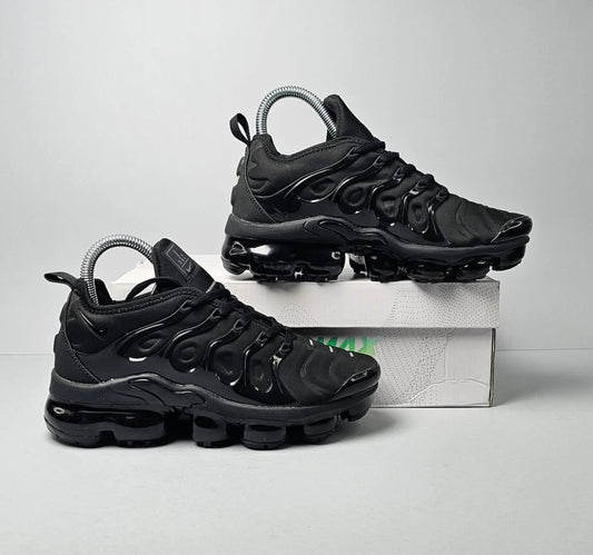 NIKE PATIKE Vapormax Plus Triple Black