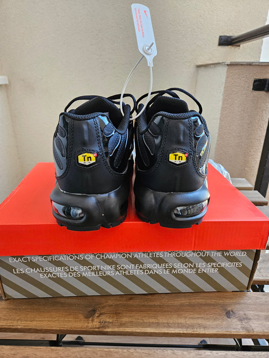 NIKE PATIKE TN Triple Black