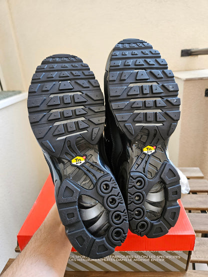 NIKE PATIKE TN Triple Black